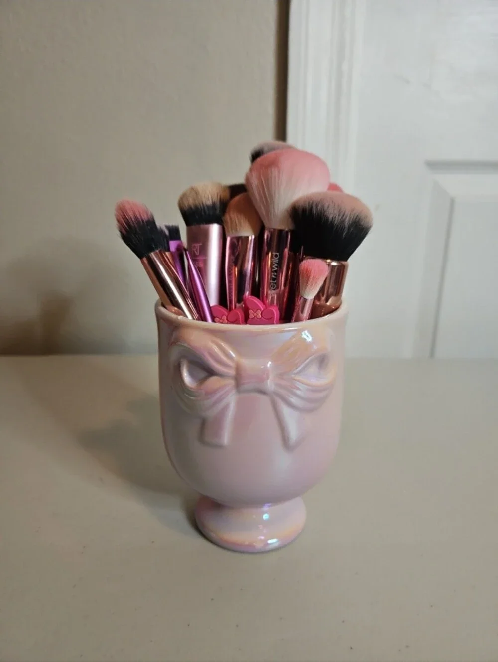 Target Bullseye Purple Iridesent Bow Makeup Brush Holder Vase